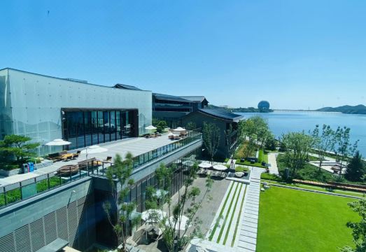 栖湖饭店外景图