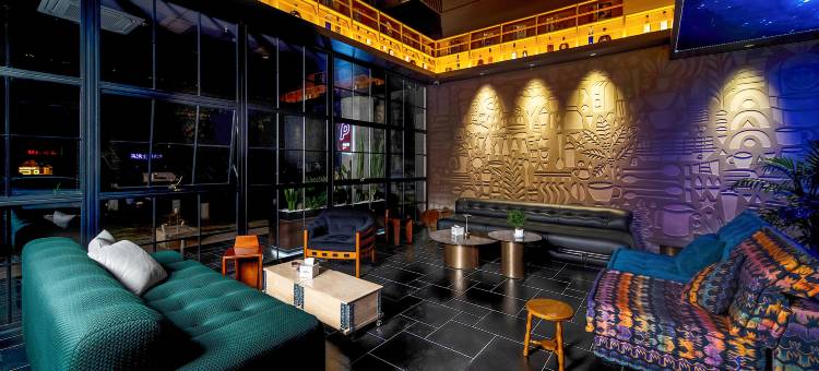 泸西奥罗拉酒店(阿庐古洞店)图片