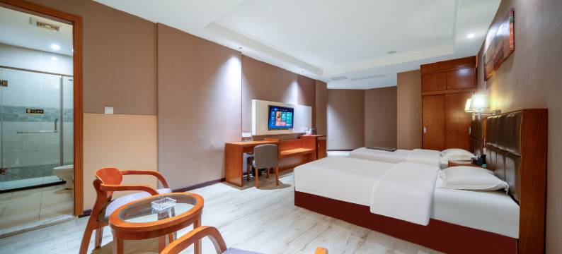 贵旅花园酒店(黔灵山公园黔春路地铁站店)图片