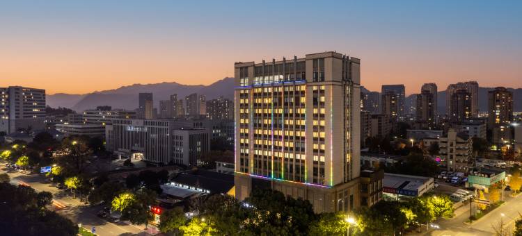 桐庐富春江丽杭酒店(中心广场店)图片