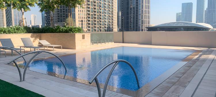 精致2房公寓 繁华都市夜景观 波斯湾海景(Luxury & Cozy 2BR w/Pool,Gym & Burj Khalifa View)图片
