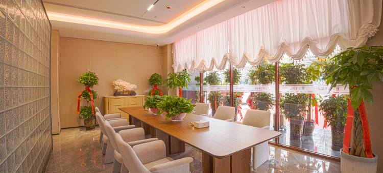 艺龙万国酒店(大同万城华府店)图片