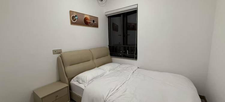 广旭影视国际公寓(惠州星河冠誉府店)图片