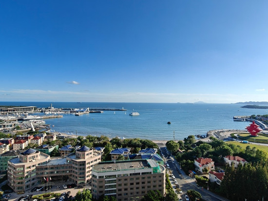 青岛聆海沐月公寓