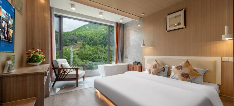 溪上陌下·新中式180°轻奢设计师亲子度假美宿(水墨汀溪风景区店)图片