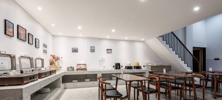 百越酒店(衢州东方广场店)图片