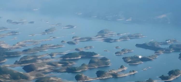 仙岛湖四季湖畔宾馆(天空之城景区店)图片