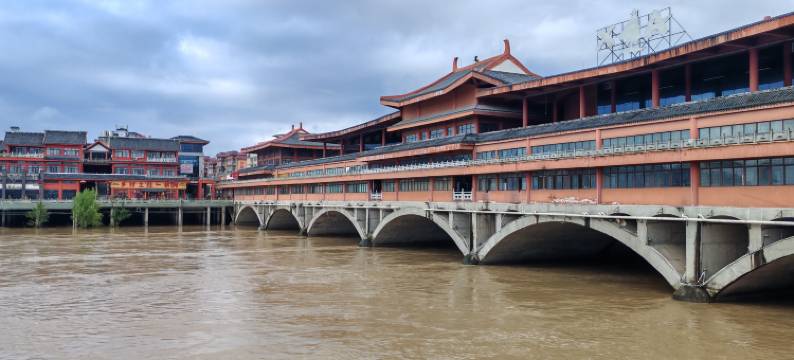 西乡鸿安酒店(廊桥店)图片