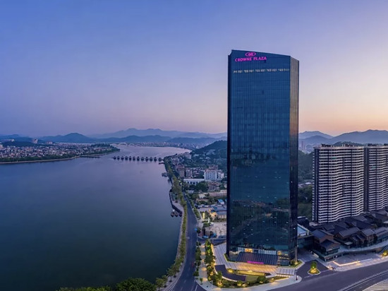 9号早晨·城市假期LOFT复式公寓(潮州古城外滩湾店)