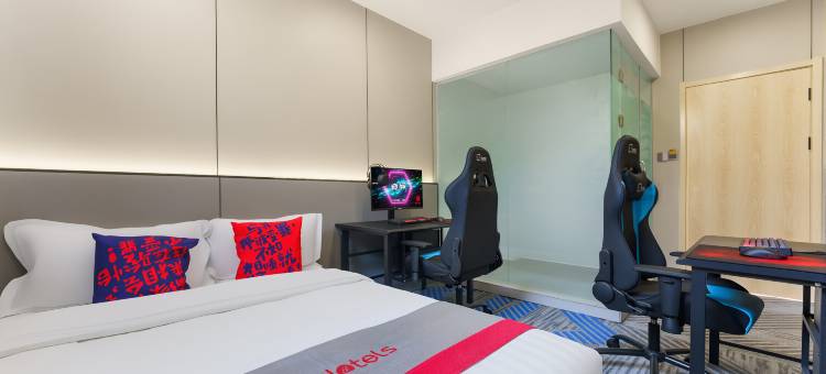 昂拓电竞民宿(邯郸火车站店)图片