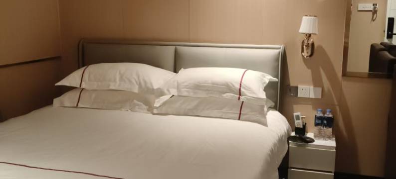 飞宇影院式电竞酒店(八公山店)图片