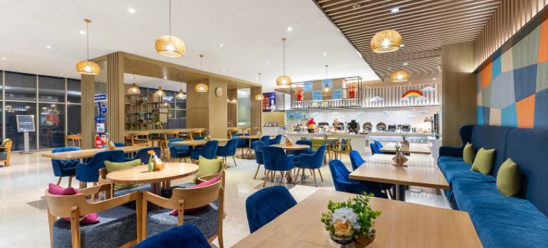 鞍山中心智选假日酒店图片