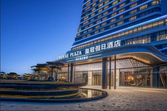临沂奥体皇冠假日酒店