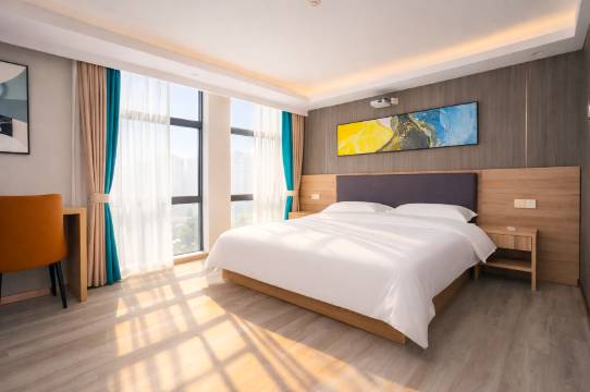 心悦VIP影院高空城景民宿(市妇幼保健院环球港店)