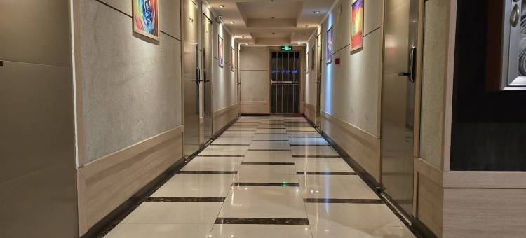 韩国城安吉利斯的星期天天空酒店，靠近克拉克国际机场(Sunday Sky Hotel in Korean Town Angeles, Near Clark International Airport)图片