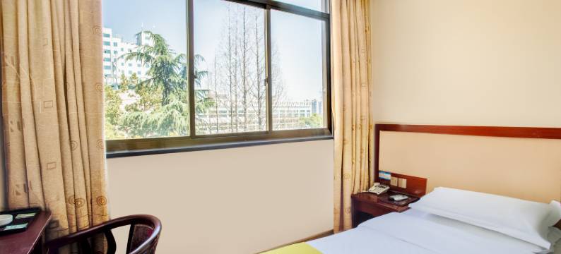 金鼎宾馆(荆门火车站店)图片