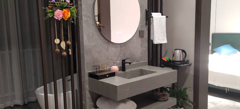 千岛湖镇舒曼·居里Life轻奢设计民宿(千岛湖啤酒小镇店)图片