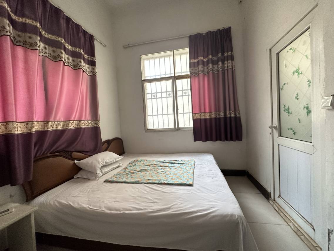 兴隆旅社(团结东路店)