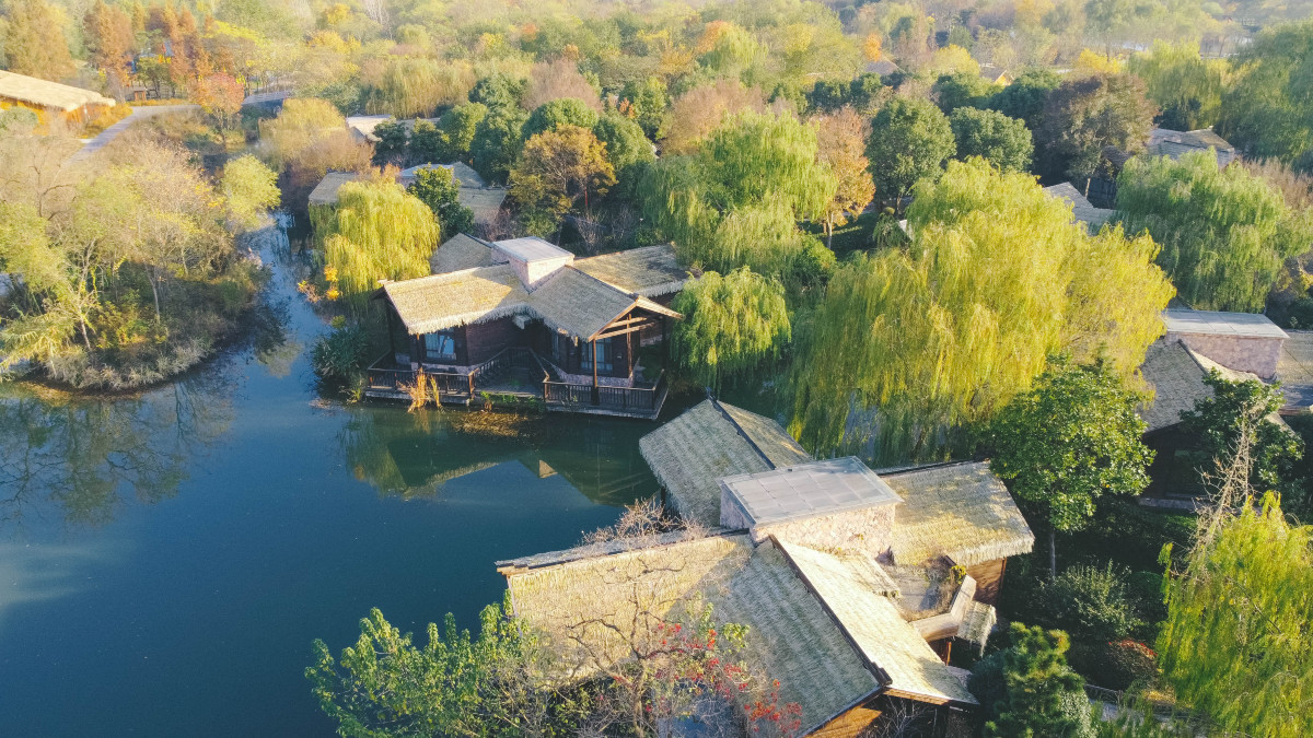 Seclusive Life Yangzhou Resort Hotel Overview