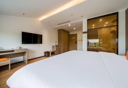 Suzhou Huguang Mountain House Hotel (Xishan Island Happy Farm) Hotel Overview