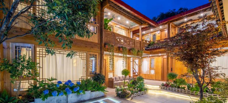 云台·轻奢设计师客栈(丽江古城木府店)图片