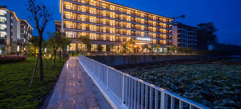 清远佛冈药王谷汤泉康养酒店图片