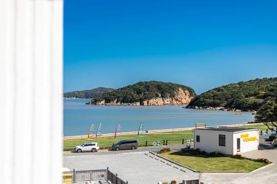 初夏里・MirrorPool Isle 一线海景泳池设计师美宿(樟洲村店)图片