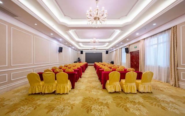 Vienna Hotel (Shenzhen Qianjin Road Baotian Subway Station) Over view