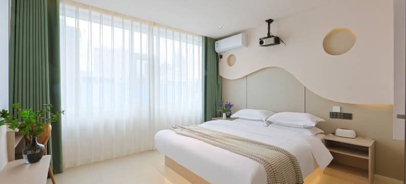 云朵•漫居｜AESTHETIC•FASHION设计民宿(延吉延边大学网红墙店)图片