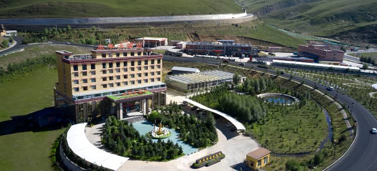 理塘虫草大酒店(甘孜理塘318国道店)图片