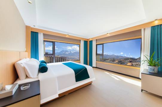 瑞希漫居·城景酒店(罗布林广场康北财富中心店)