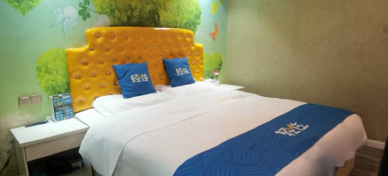 本色电竞酒店(长沙电力职院店)图片