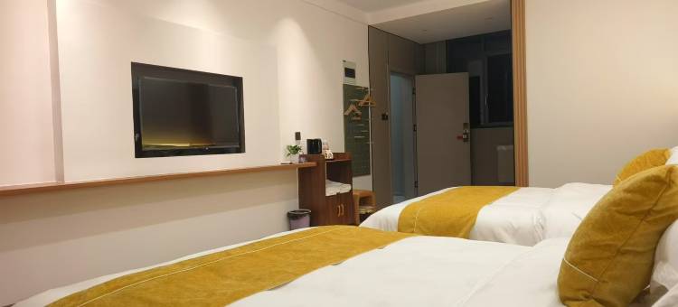 山前月下民宿图片