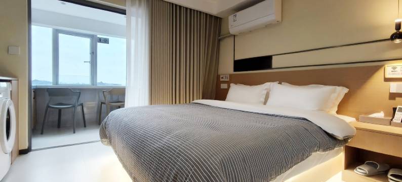 高新美宿民宿酒店(翠屏山景区店)图片