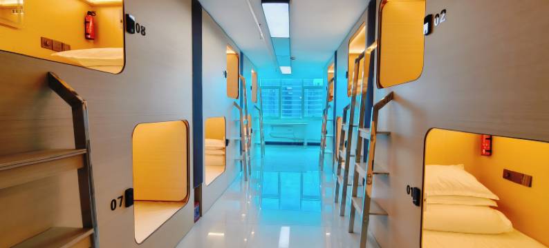 优享之家太空舱青旅民宿(临沂百脑汇店)图片