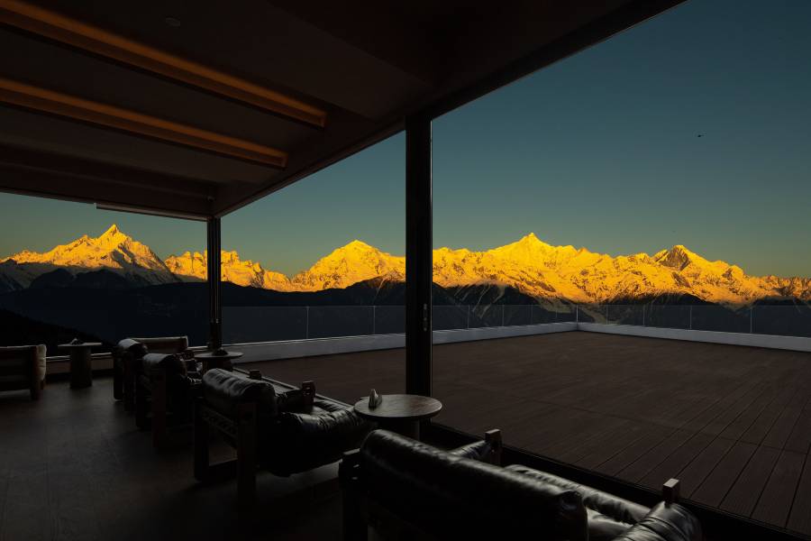 梅里拾柒·雪山酒店