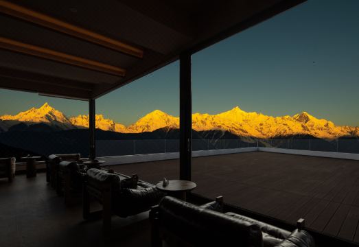 梅里拾柒·雪山酒店外景图