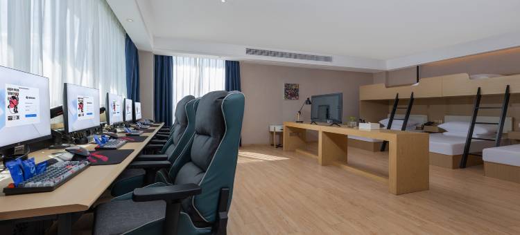 网鱼电竞酒店(苏州东太湖吴江人民广场店)图片