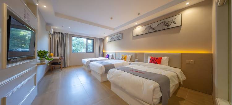 由里舒泊智慧酒店(遵义吾悦广场店)图片