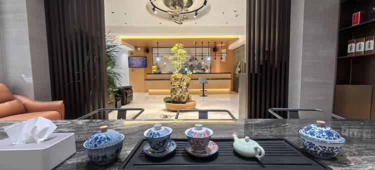 嘉隆国际酒店(孟定镇中缅街店)图片