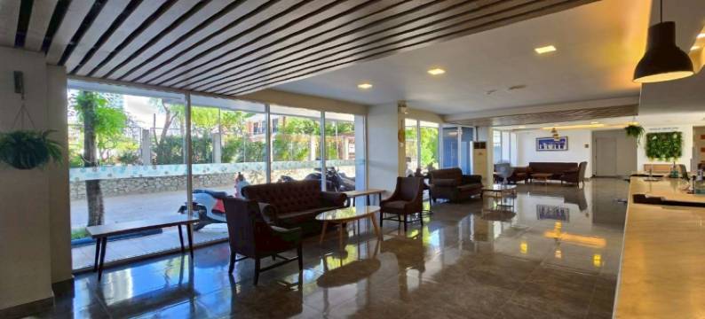 周日芭堤雅中天海滩景色(Sunday Beachfront View Jomtien Pattaya)图片