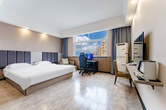 竞悦电竞民宿(玖隆茂购物中心店)