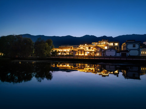 大理一海三楸海景酒店(生态廊道洱海店)