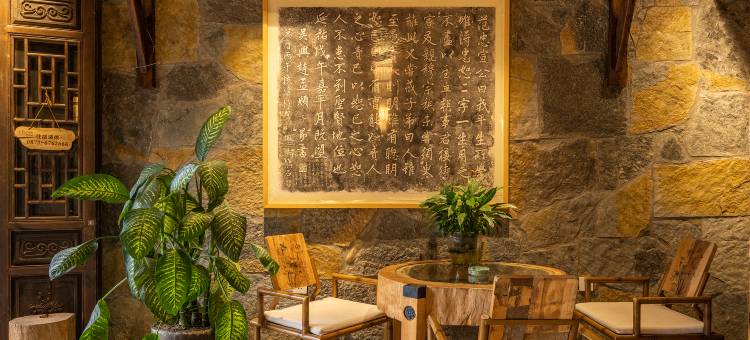 抚仙湖泊莲臣客栈图片