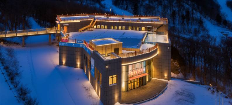 雪韵假日精选酒店(亚布力新体委滑雪场店)图片