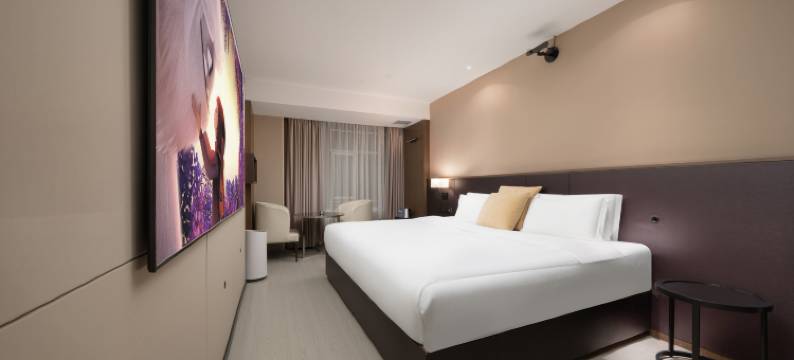 潮漫酒店(哈尔滨中央大街步行街公路大桥地铁站店)图片