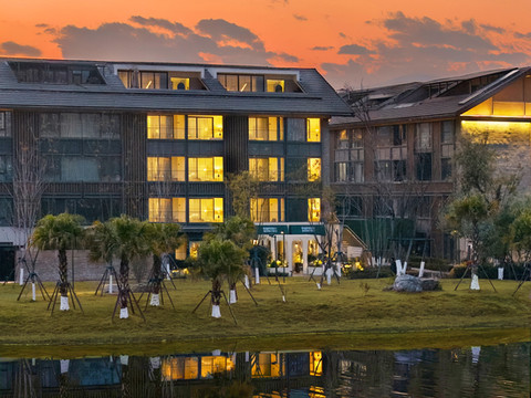 青屿里·屿境奢享美宿(邛海17度店)