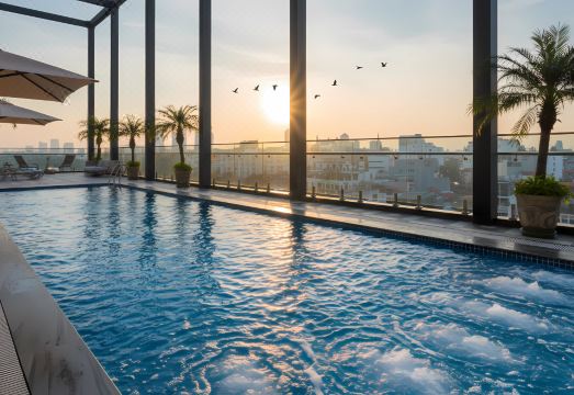 MAY DE VILLE Lakeside Hotel Hotel Overview