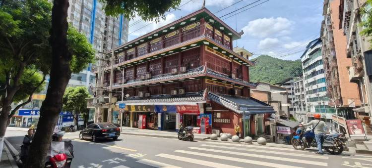 旅青春·设计师民宿(通江店)图片