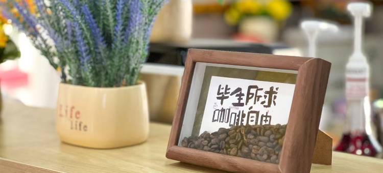 尼勒克百里河谷(孟克特旅游景区店)图片